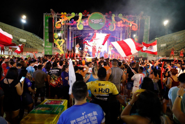 Carnaval na Floresta: Carnaboi traz mais de 30 artistas do Caprichoso e Garantido se revezando em dois dias de festa