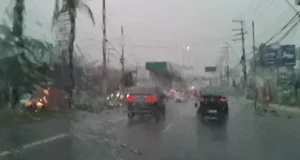 Chuva em Manaus causa desabamentos, deslizamentos e alagamentos Chuva em Manaus causa desabamentos, deslizamentos e alagamentos