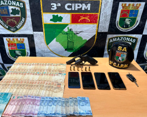 Cinco assaltantes presos em fuga pela PM após ataque a posto Cinco assaltantes presos em fuga pela PM após ataque a posto