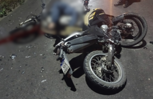 Colisão frontal entre motocicletas na AM-10 resulta em uma morte Colisão frontal entre motocicletas na AM-10 resulta em uma morte