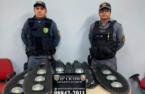 Dois indivíduos são detidos pela Polícia Militar do Amazonas por furto e vandalismo em propriedade públicaOs delitos ocorreram no recém-inaugurado trecho do Rapidão, financiado pelo Governo do Amazonas. Dois indivíduos são detidos pela Polícia Militar do Amazonas por furto e vandalismo em propriedade pública