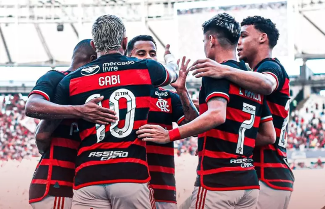 Flamengo domina o Volta Redonda e assume o segundo lugar no Carioca