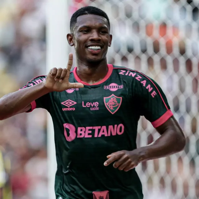 Lelê faz o gol e Fluminense retorna à liderança do Carioca