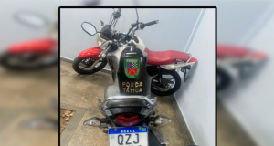 Motocicleta com restrição de furto é recuperada em ação da PMAM Motocicleta com restrição de furto é recuperada em ação da PMAM