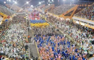 Neste sábado, as Escolas de Samba do Grupo Especial disputam o título de 2024A partir das 20h, as agremiações de elite apresentarão seus enredos para o público e os jurados em desfiles impactantes. Neste sábado, as Escolas de Samba do Grupo Especial disputam o título de 2024