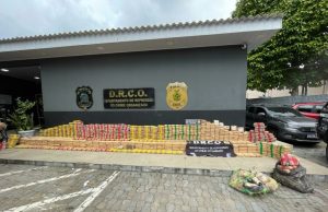 Operação Déjà Vu: Polícia Civil do Amazonas apreende quase uma tonelada de drogas no rio Solimões Operação Déjà Vu Polícia Civil do Amazonas apreende quase uma tonelada de drogas no rio Solimões