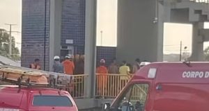 Passageiros presos em elevador de estação de ônibus em Manaus são resgatados Passageiros presos em elevador de estação de ônibus em Manaus são resgatados