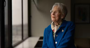 Professora de 93 anos transforma vidas ao doar fortuna para faculdade de Medicina Professora de 93 anos transforma vidas ao doar fortuna para faculdade de Medicina