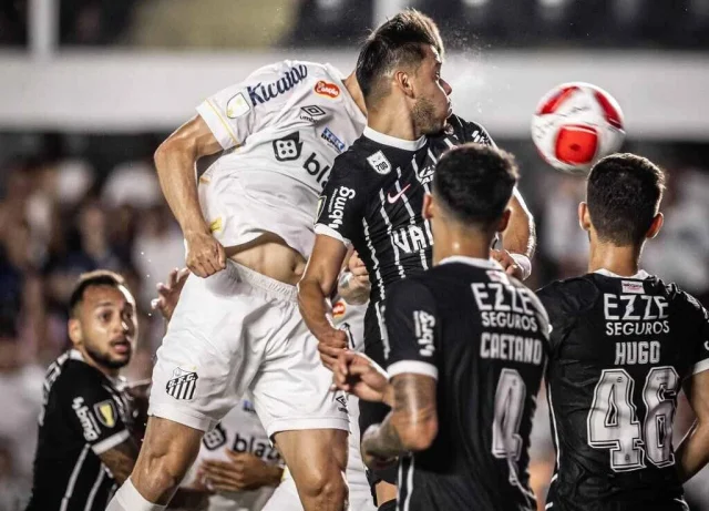 Santos domina Corinthians e vence com golaço de João Schmidt na Vila Belmiro