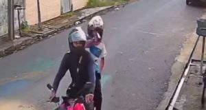 Vídeo: assaltantes armados aterrorizam Bairro da Paz Vídeo: assaltantes armados aterrorizam Bairro da Paz