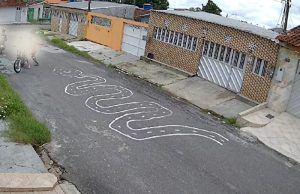 Vídeo: assaltos aterrorizam comunidade no Conjunto Vila Nova, em Manaus Vídeo: assaltos aterrorizam comunidade no Conjunto Vila Nova, em Manaus