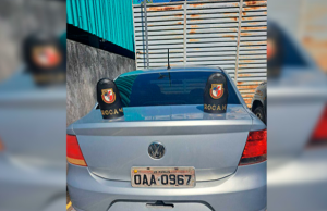 Carro com mandado de busca e apreensão é encontrado pela Rocam no Parque Dez Carro com mandado de busca e apreensão é encontrado pela Rocam no Parque Dez