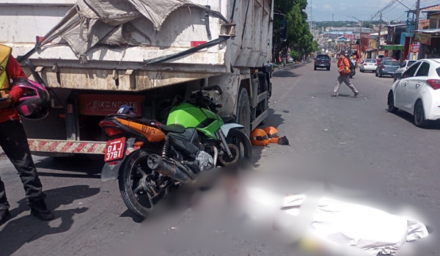 Vídeo: mototaxista perde a vida em colisão com caminhão de lixo em Manaus