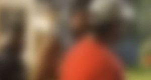 Vídeo: vizinhos interrompem tentativa de agressão contra mulher em ManausMulher estava com criança nos braços. vizinhos interrompem tentativa de agressão contra mulher em Manaus