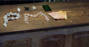 Adolescente de 17 anos é apreendido com drogas em Rio Preto da Eva Adolescente de 17 anos é apreendido com drogas em Rio Preto da Eva