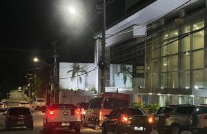 Arrastão aterroriza estudantes em lanchonete de ManausCriminosos armados roubam alunos e lanchonete na zona centro-sul da capital amazonense. Arrastão aterroriza estudantes em lanchonete de Manaus