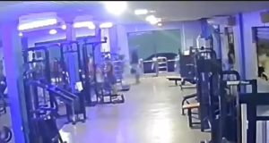 Assalto em academia na Cidade Nova: imagens flagram ação do criminoso Assalto em academia na Cidade Nova imagens flagram ação do criminoso