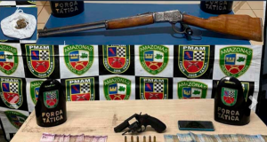 Dupla envolvida em assalto é presa na zona norte de ManausForça Tática da PMAM recupera bens roubados e apreende arma de fogo. Dupla envolvida em assalto é presa na zona norte de Manaus