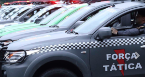 Foragido da Justiça é recapturado pela PMAM no Morro da Liberdade Foragido da Justiça é recapturado pela PMAM no Morro da Liberdade