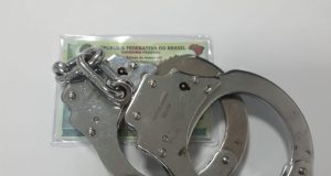 Homem foragido por roubo é preso ao tentar solicitar carteira de identidade em Manaus Homem foragido por roubo é preso ao tentar solicitar carteira de identidade em Manaus
