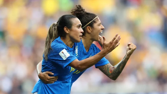 Marta e Cristiane retornam à Seleção Brasileira Marta e Cristiane retornam à Seleção Brasileira para a SheBelieves Cup