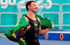 Rayan Dutra garante vaga nos Jogos Olímpicos de Paris na ginástica de trampolim Rayan Dutra garante vaga nos Jogos Olímpicos de Paris na ginástica de trampolim
