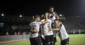 Vasco empata com Água Santa no tempo normal e vence nos pênaltis para avançar na Copa do Brasil Vasco Empata com Água Santa no Tempo Normal e Vence nos Pênaltis para Avançar na Copa do Brasil