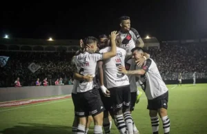 Vasco empata com Água Santa no tempo normal e vence nos pênaltis para avançar na Copa do Brasil Vasco Empata com Água Santa no Tempo Normal e Vence nos Pênaltis para Avançar na Copa do Brasil