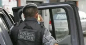 Mulher é agredida e expulsa de casa pelo companheiro em ManausPolícia realiza buscas pelo agressor. Mulher é agredida e expulsa de casa pelo companheiro em Manaus