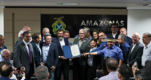 Wilson Lima entrega novas licenças para avanço do projeto de exploração do potássio no estadoAs licenças autorizam a instalação de um porto com capacidade de escoar 2,4 milhões de toneladas por ano do fertilizantes