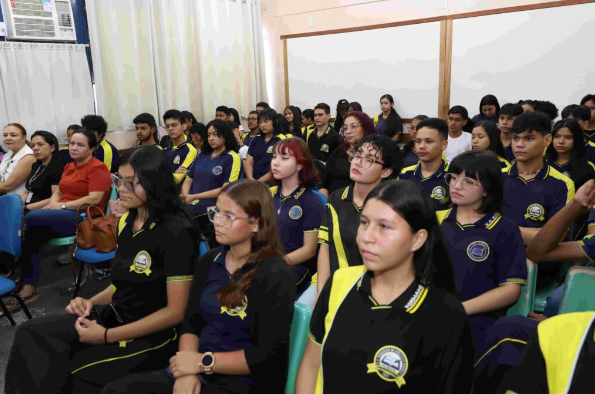 Alunos da Escola Estadual Roderick Castelo Branco recebem capacitação cidadã do projeto “Aluno Ouvidor’’