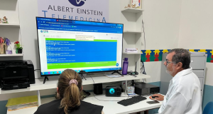 Mais de 9,8 mil consultas foram realizadas no Amazonas através da Telessaúde, no primeiro semestre de 2024Atualmente, 42 municípios são atendidos pelo serviço, que oferece consultas médicas em 12 especialidades. Mais de 9,8 mil consultas foram realizadas no Amazonas através da Telessaúde, no primeiro semestre de 2024