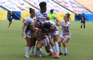 Na Arena da Amazônia, 3B vence Mixto (MT) e garante acesso a Série A1 do futebol femininoO estado do Amazonas retorna à elite do futebol brasileiro após um jejum de quatro anos. Na Arena da Amazônia, 3B vence Mixto (MT) e garante acesso a Série A1 do futebol feminino