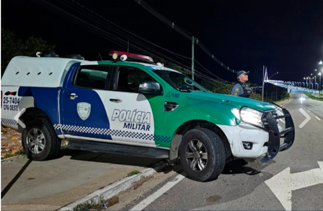 Na zona oeste, Polícia Militar recupera veículo com restrição de furto Na zona oeste, Polícia Militar recupera veículo com restrição de furto