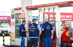 Procon-AM notifica 100 postos de combustíveis após alta no preço da gasolina