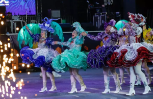 Quadrilhas de Duelo: Tradição e inovação manauara no Festival Folclórico do AmazonasA modalidade foi criada em Manaus e homenageia grandes clássicos do faroeste. Quadrilhas de Duelo: Tradição e inovação manauara no Festival Folclórico do Amazonas