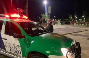 Na zona leste, polícia recaptura dois foragidos da Justiça após patrulhamentoUm dos homens possui passagem pela polícia pelo crime de roubo. Na zona leste, polícia recaptura dois foragidos da Justiça após patrulhamento