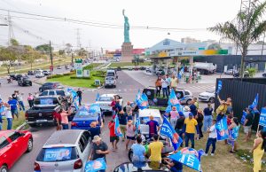 Adesivaço do Semisera reuniu eleitores na Avenida das Torres