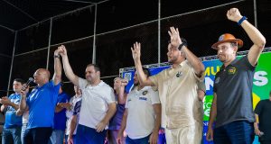 Cearazin Semisera reforça apoio a Roberto Cidade em reunião na RedençãoSemisera destaca a liderança e compromisso de Roberto Cidade durante encontro com moradores da zona Centro-Oeste de Manaus.