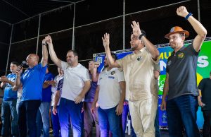 Cearazin Semisera reforça apoio a Roberto Cidade em reunião na RedençãoSemisera destaca a liderança e compromisso de Roberto Cidade durante encontro com moradores da zona Centro-Oeste de Manaus.