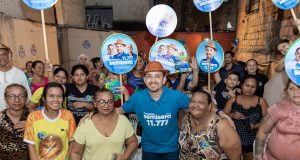 Cearazin Semisera visita o bairro São Lázaro e relembra sua trajetória de superação