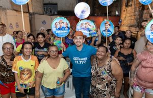 Cearazin Semisera visita o bairro São Lázaro e relembra sua trajetória de superação