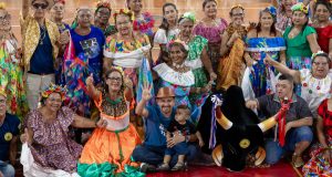 Cearazin Semisera prestigia idosas do projeto Longevidade Ativa em animada apresentação de carimbó