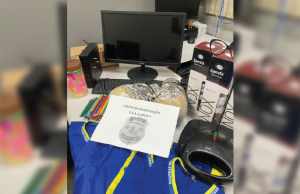 Polícia Civil apreende adolescentes por ato infracional análogo a furto qualificado praticado em escola municipalOs autores são primos, e um deles é ex-aluno da instituição de ensino. Polícia Civil apreende adolescentes por ato infracional análogo a furto qualificado praticado em escola municipal