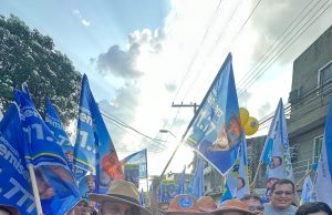 Cearazin Semisera participa de caminhada ao lado de Roberto Cidade no Coroado