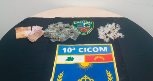 Após tentativa de fuga, casal é preso com drogas pela Polícia MilitarOs policiais militares realizavam patrulhamento quando os suspeitos tentaram fugir. Após tentativa de fuga, casal é preso com drogas pela Polícia Militar