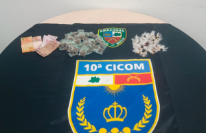 Após tentativa de fuga, casal é preso com drogas pela Polícia MilitarOs policiais militares realizavam patrulhamento quando os suspeitos tentaram fugir. Após tentativa de fuga, casal é preso com drogas pela Polícia Militar