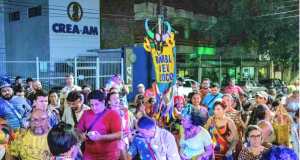 Bumba Meu Bloco leva cortejo carnavalesco fora de época ao Largo de São SebastiãoO evento promete reunir clima de carnaval e festa junina ao mesmo tempo, com tambores, trompetes, trombones e tubas. Bumba Meu Bloco leva cortejo carnavalesco fora de época ao Largo de São Sebastião