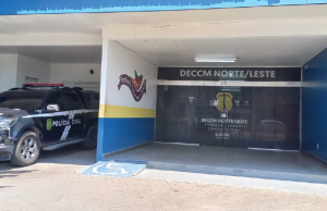 Homem é preso por tentativa de feminicídio ocorrido em bar no Colônia Antônio AleixoO autor desferiu vários golpes de faca contra a mulher, após ela negar reatar o relacionamento. Homem é preso por tentativa de feminicídio ocorrido em bar no Colônia Antônio Aleixo