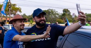 Cearazin Semisera reúne centenas de apoiadores em bandeiraço na Avenida das Torres